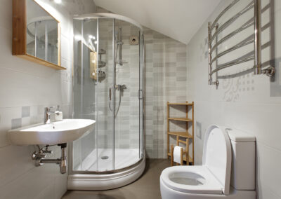 How to Design a Small Bathroom in Sacramento